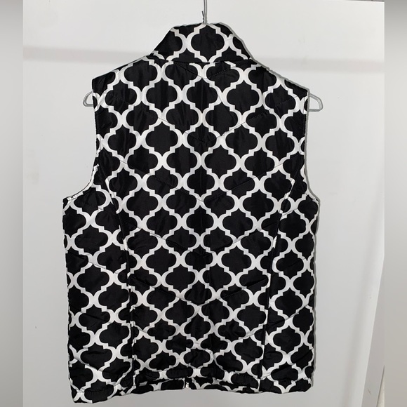 Black and White Fancy Pattern Vest - Picture 2 of 5